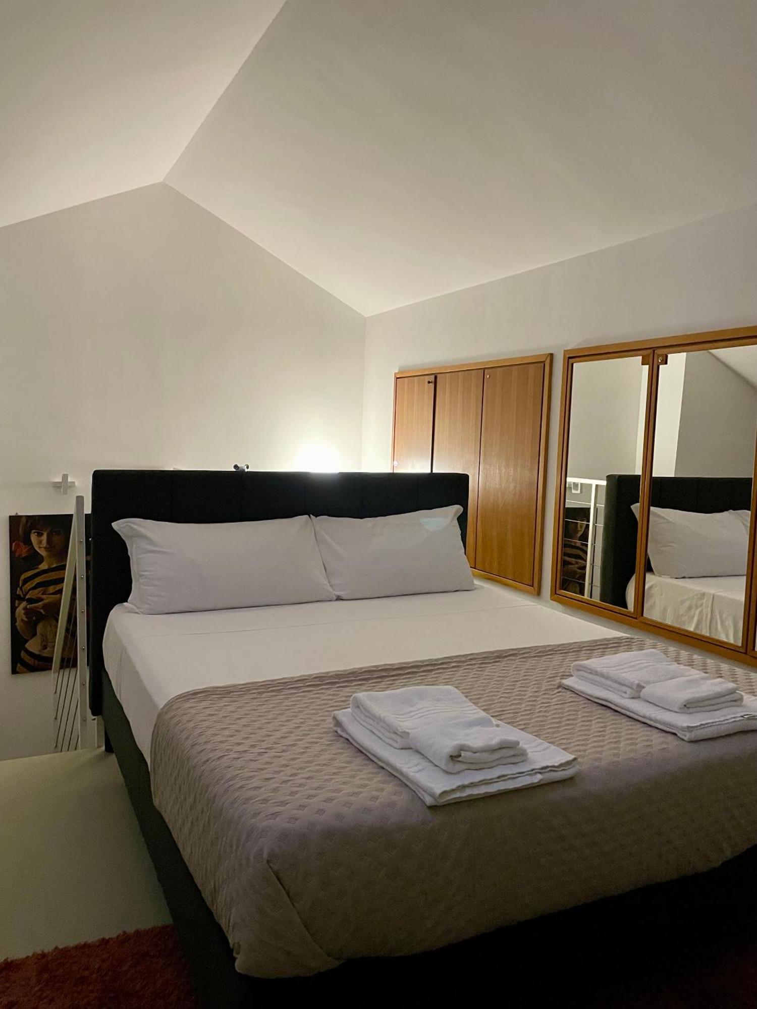149 Borgo Ticino Suite Attico Di Lusso Con Terrazzo E Parking Privato Pavia Exterior photo